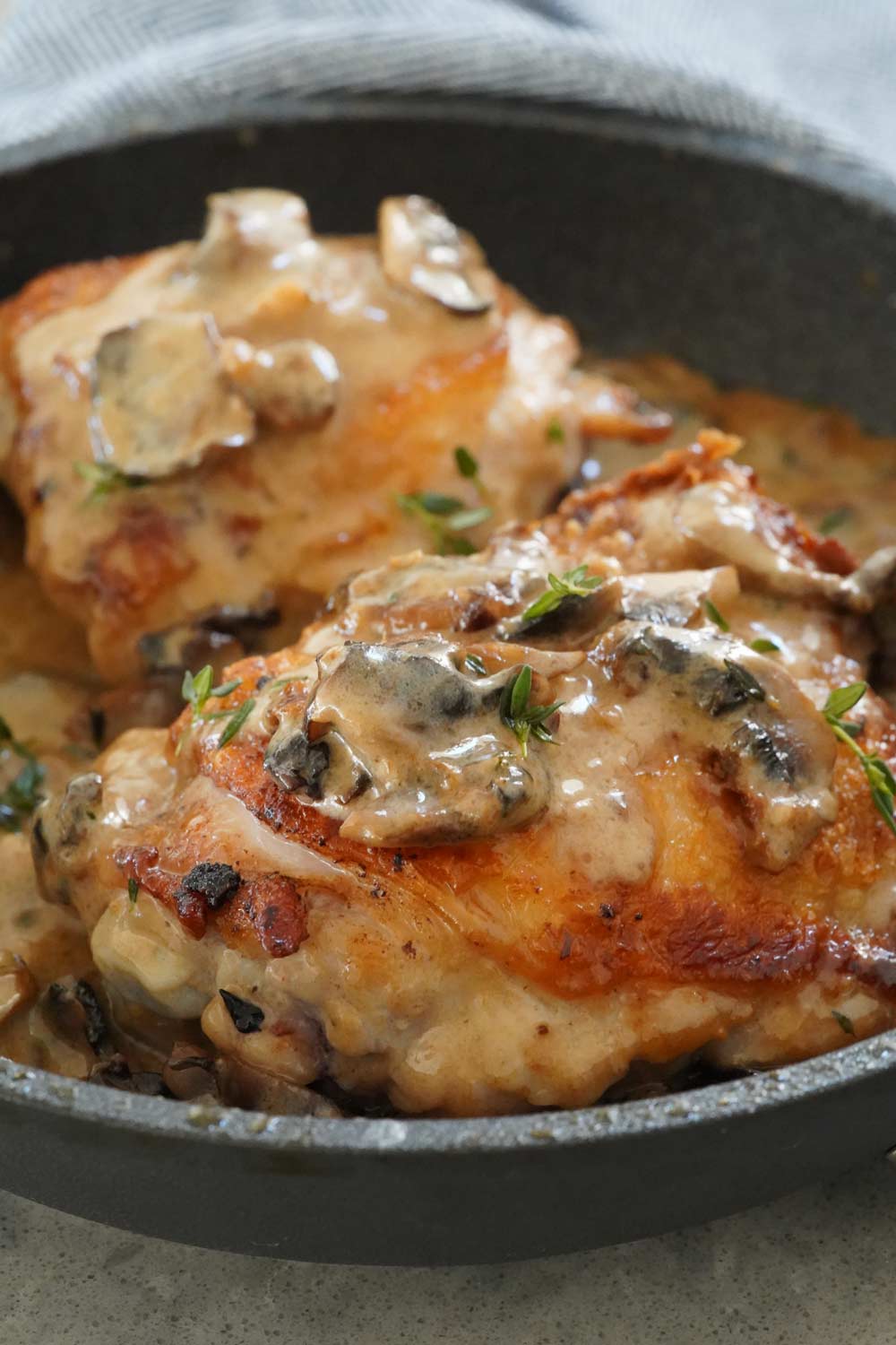 chicken thighs with mushroom sauce