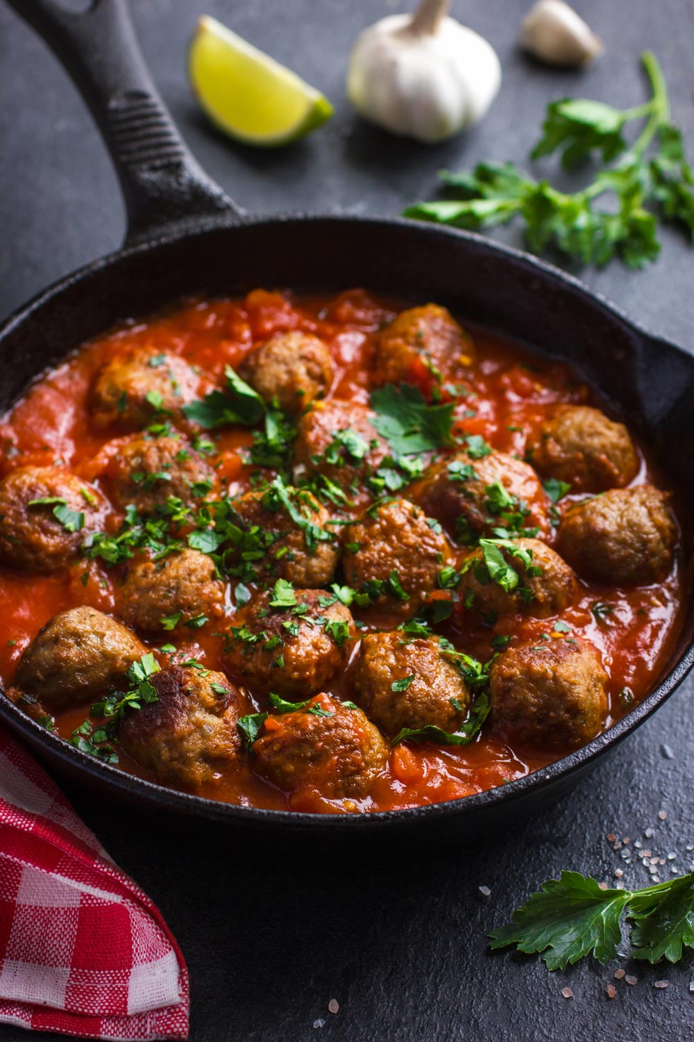 Low-Carb Meatballs & Tomato Sauce